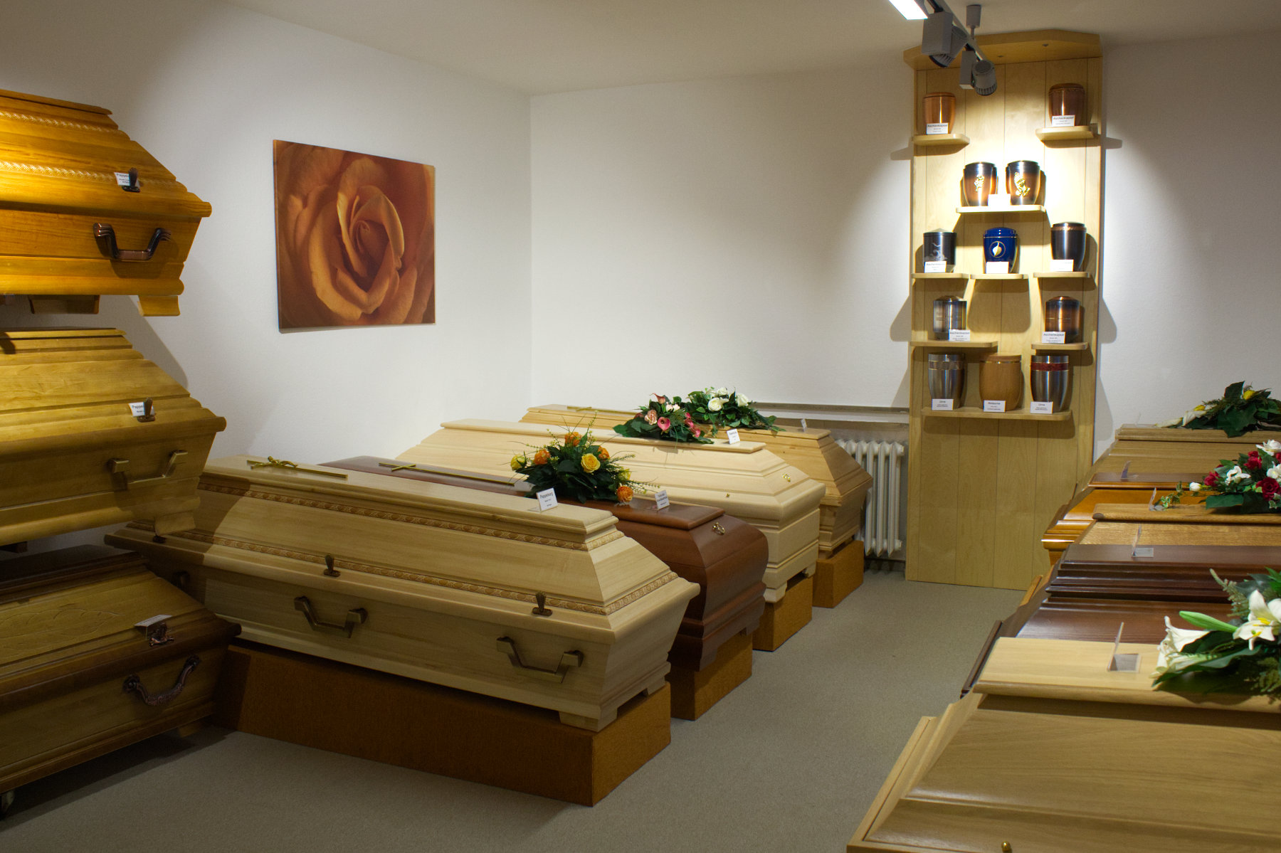 Ausstellungsraum Bestattungsinstitut Schinner